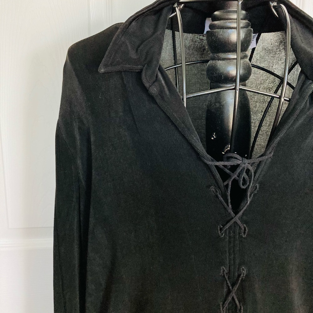 Chico’s travelers black lace up top Sz. 2 large